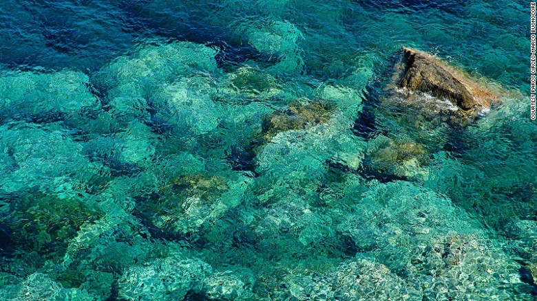 L'isola & # 39; s acque incontaminate competere con quelli delle Seychelles.