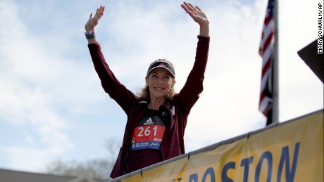 Historic runner returns to Boston Marathon - CNN Video