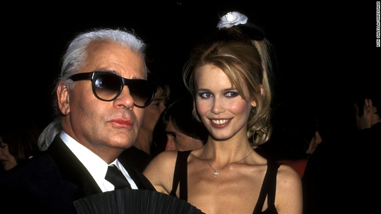 Karl Lagerfeld e Claudia Schiffer al 1995 Costume Institute gala per & quot;. Haute Couture & quot; 