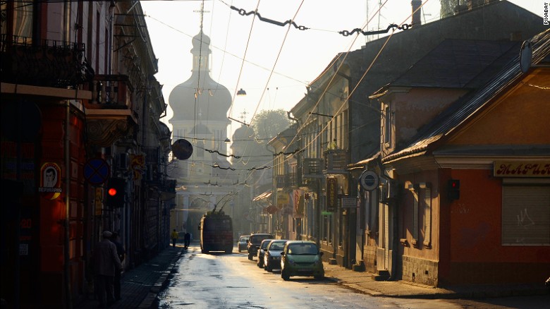 <strong>Pershotravnevyi District, Chernivtsi: </strong>Chernivtsi has a history of multiculturalism and constantly changing jurisdictions, and is one of Ukraine's most interesting destinations.