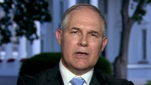 EPA&#39;s Scott Pruitt also used private plane for government business