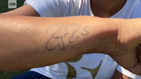 roger federer super fan tattoo wimbledon 2017 orig_00000000.jpg