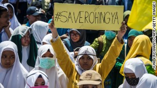 dunia Muslim mencela Myanmar & # 39; pengobatan s Rohingya;  barat pendiam