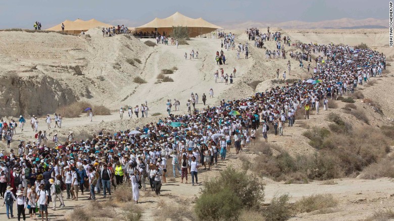 Thousands of women gathered to demand that their leaders work towards a peace agreement.